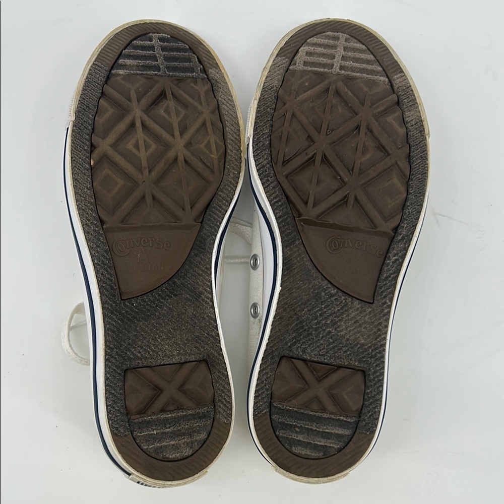 Converse White Sneakers Classic Canvas Low-Top - Picture 5 of 6